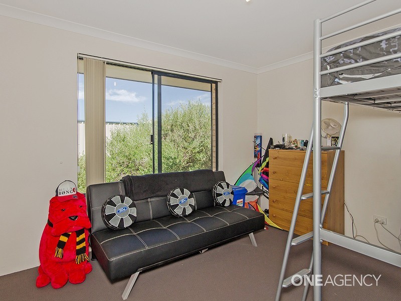 2 Capilano Court, Meadow Springs WA 6210