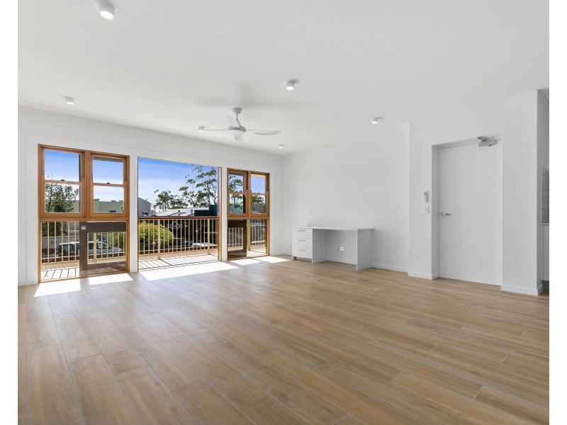 4/105 Poinciana Avenue, Tewantin QLD 4565