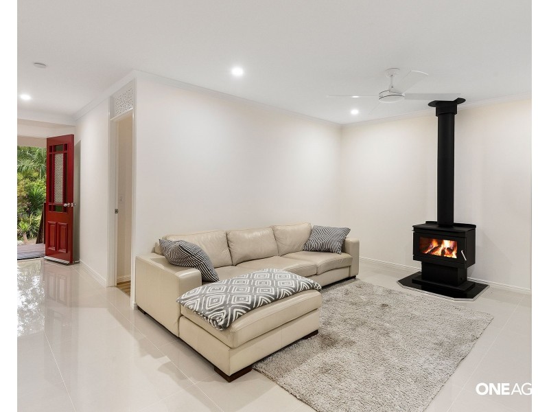 21 Kingsgate Drive, Tinbeerwah QLD 4563