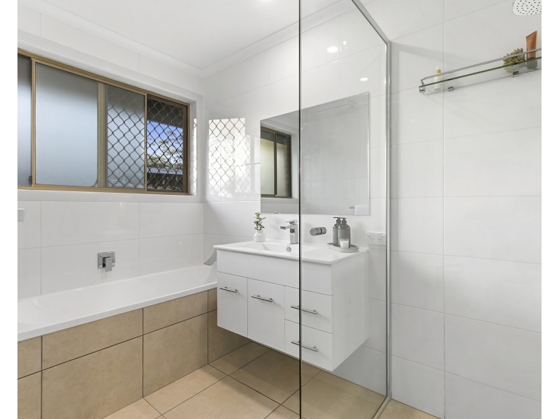 17 Griffith Avenue, Tewantin QLD 4565