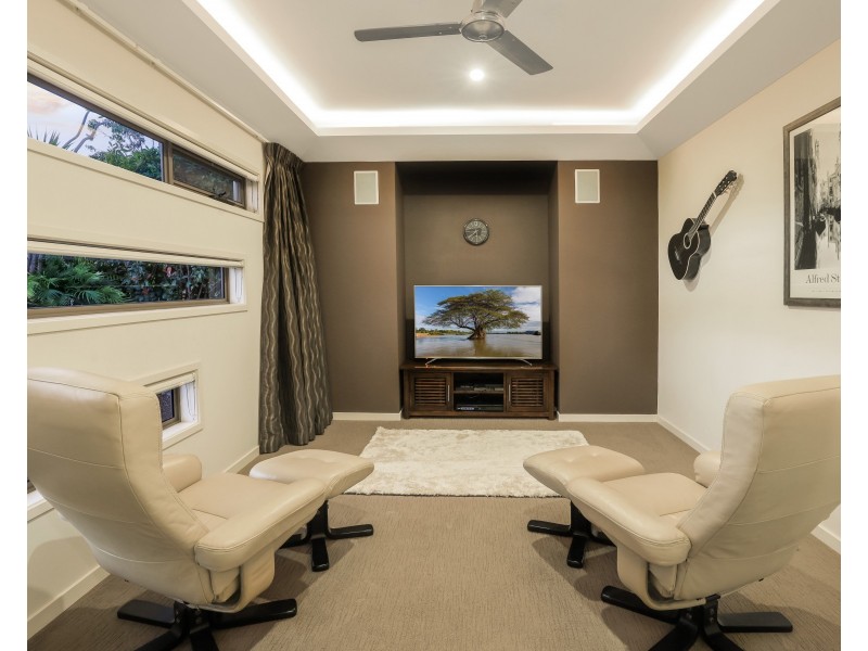 10 Feathertail Place, Peregian Springs QLD 4573