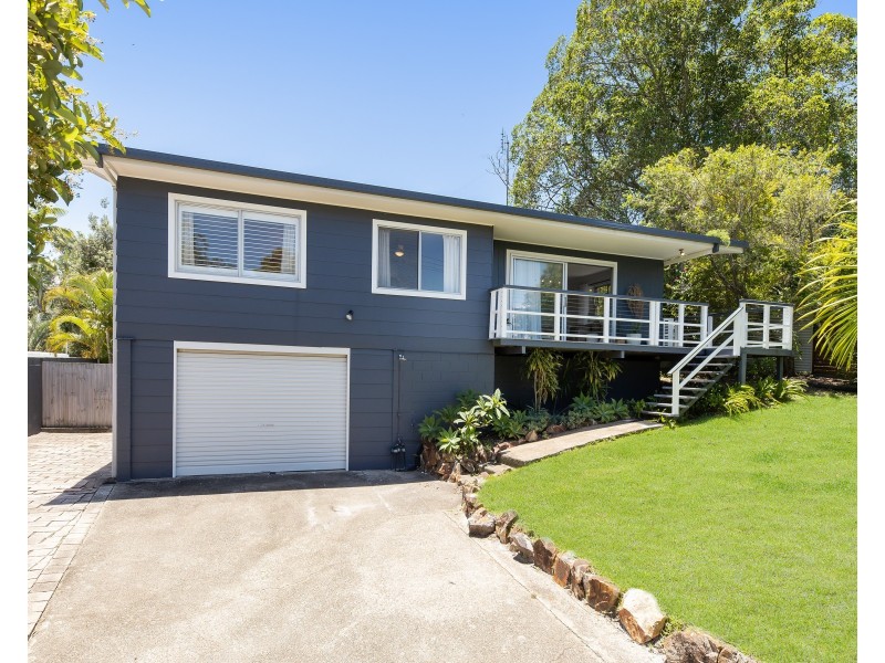 2 Cooloosa Street, Sunshine Beach QLD 4567