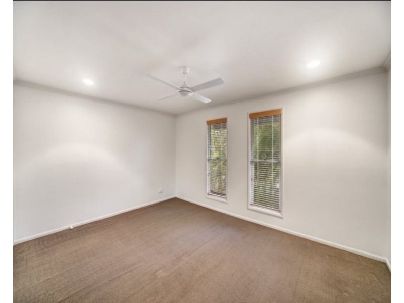 1/13 Advance Place, Sunrise Beach QLD 4567