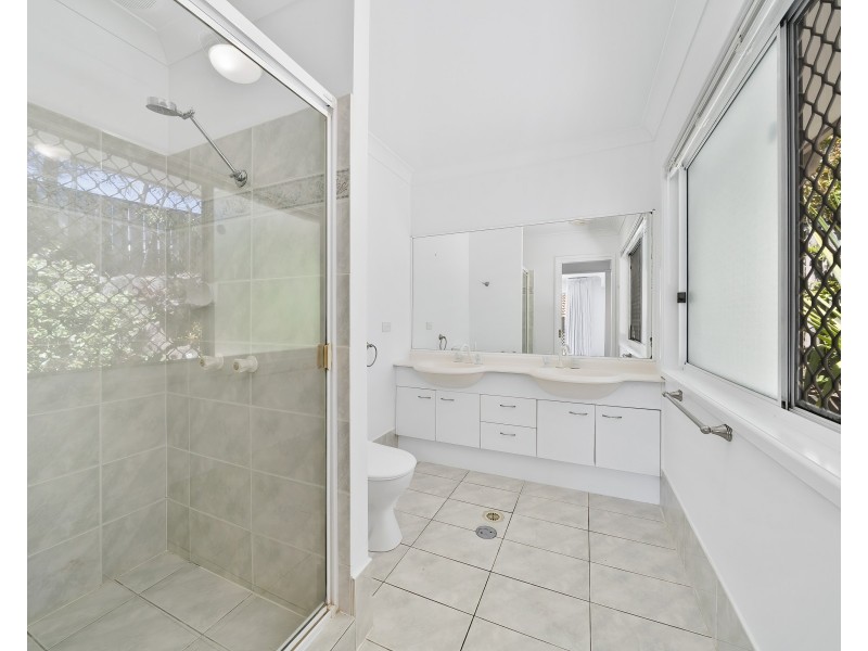 25 Raven Way, Noosaville QLD 4566