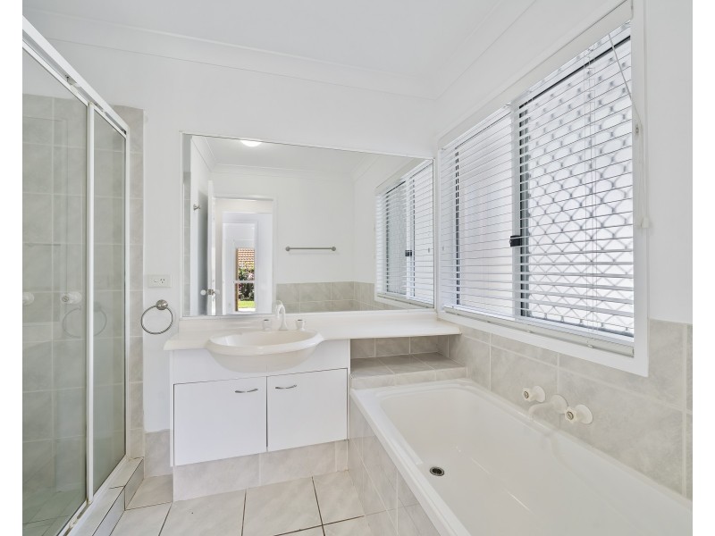 25 Raven Way, Noosaville QLD 4566