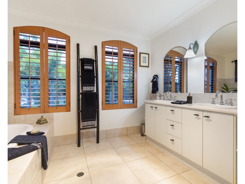 10 Tingara Court, Tewantin QLD 4565