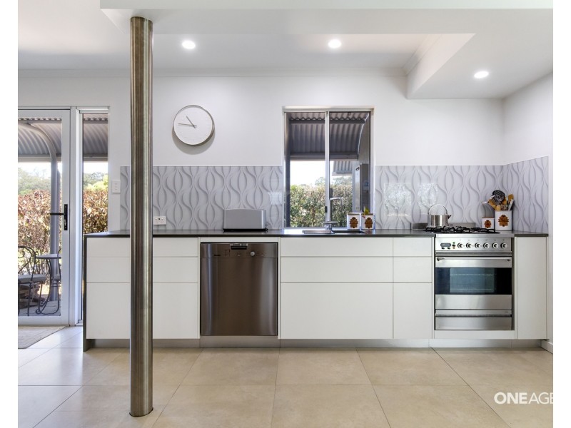 13 McKenna Court, Noosaville QLD 4566