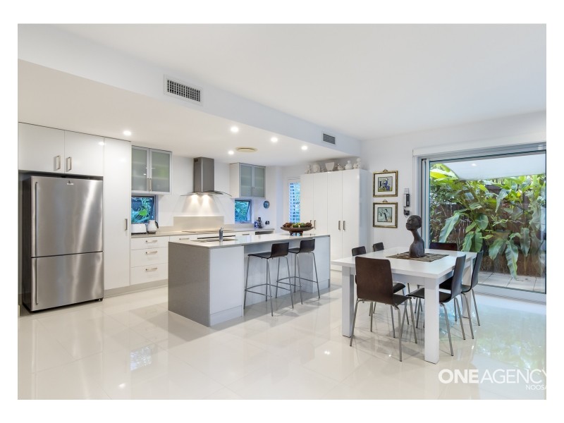 2/8 Nannygai Street, Noosaville QLD 4566