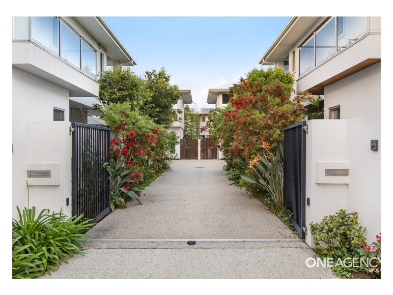 2/8 Nannygai Street, Noosaville QLD 4566