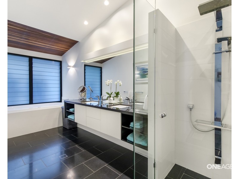 3 Masthead Quay, Noosa Waters QLD 4566