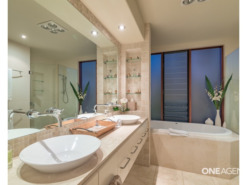 521/61 Noosa Springs Drive, Noosa Heads QLD 4567