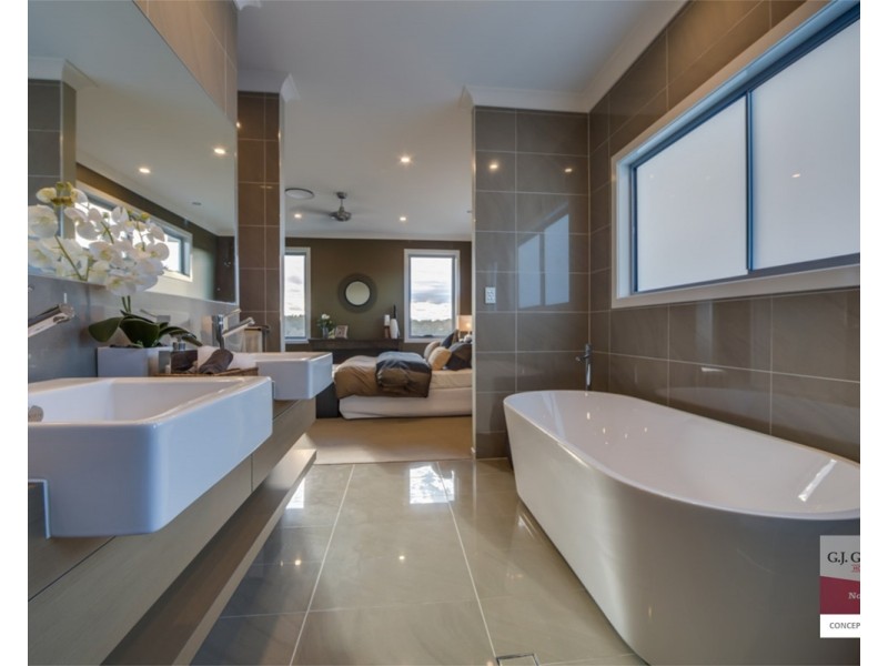 5 Springs Crescent, Noosa Heads QLD 4567