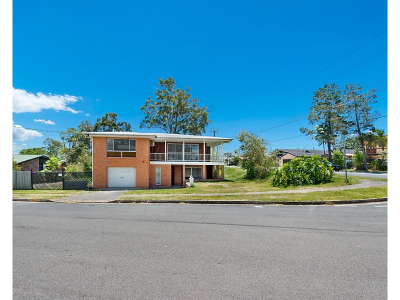 2 Hillview Parade, Ashmore QLD 4214