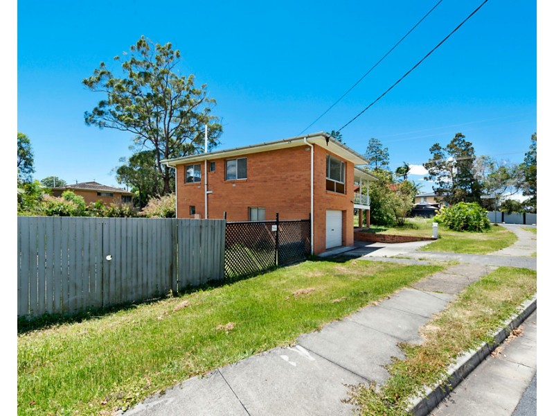 2 Hillview Parade, Ashmore QLD 4214