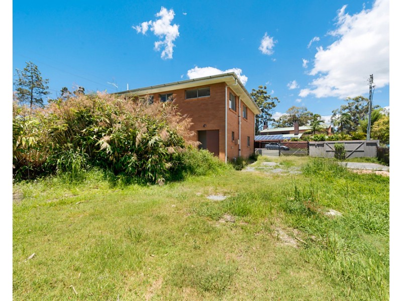 2 Hillview Parade, Ashmore QLD 4214