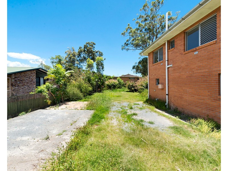 2 Hillview Parade, Ashmore QLD 4214