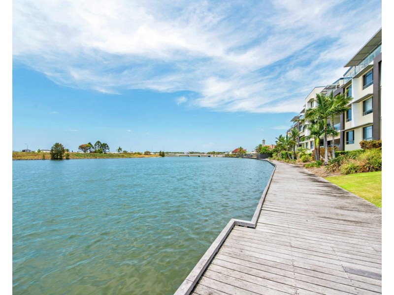 133/3 Pendraat Parade, Hope Island QLD 4212