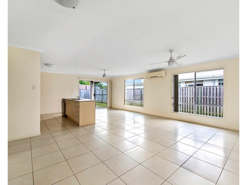 1/6 Pendraat Parade, Hope Island QLD 4212