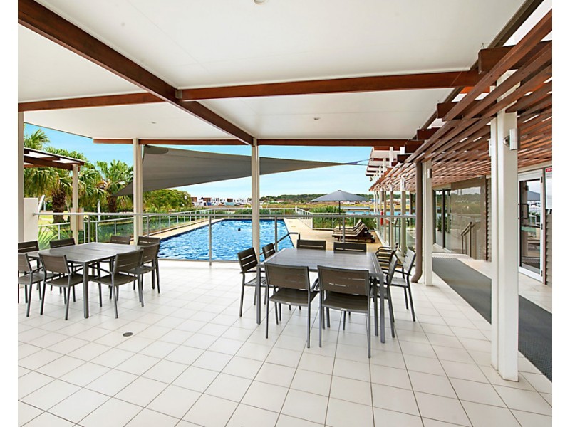 1/6 Pendraat Parade, Hope Island QLD 4212