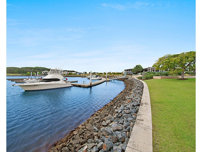 1/6 Pendraat Parade, Hope Island QLD 4212
