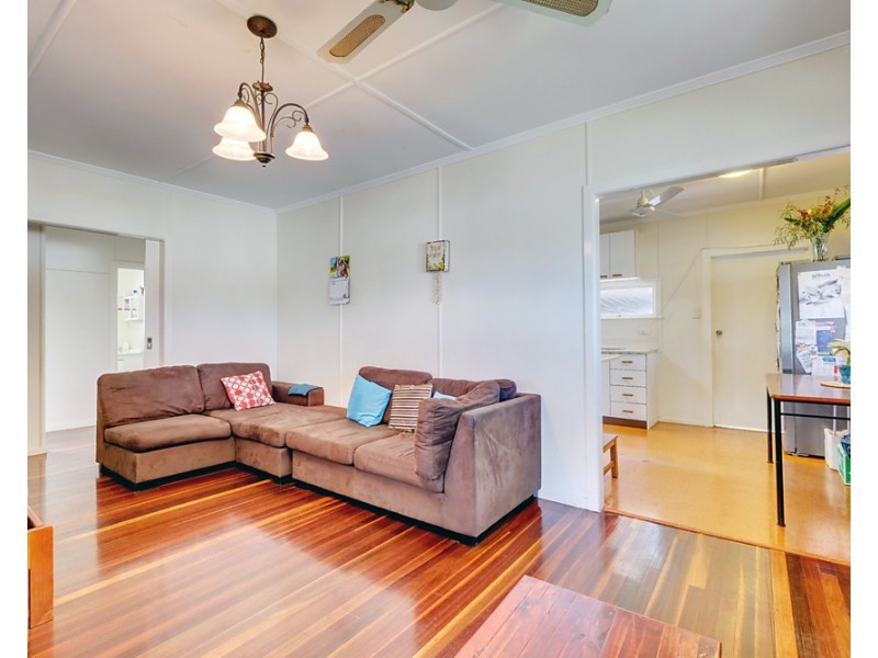 24 Bradley Road, Clontarf QLD 4019