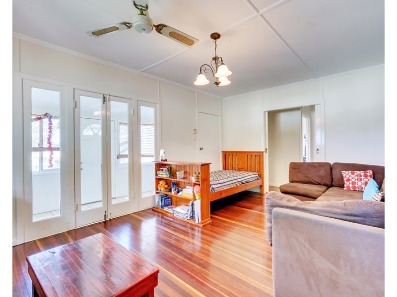24 Bradley Road, Clontarf QLD 4019