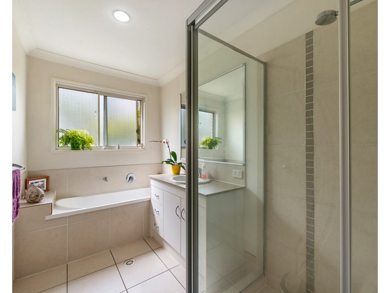 1/4 Firecrest Close, Upper Coomera QLD 4209