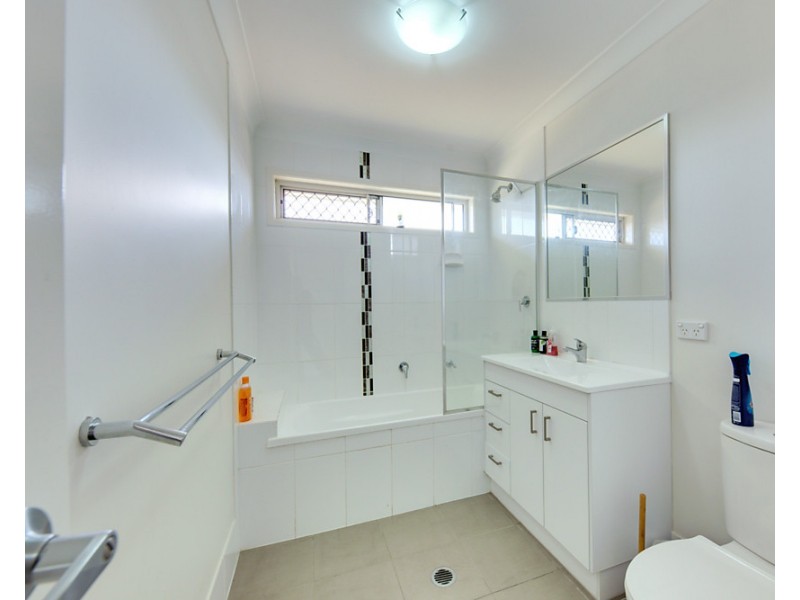 1&2/1 Geary Court, Caboolture QLD 4510