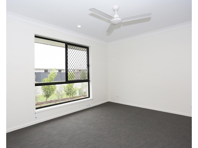 22 Sienna Crescent, Palmview QLD 4553