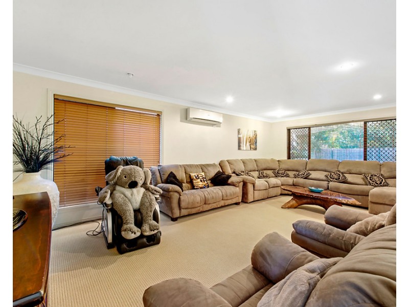 23 Ken Crescent, Helensvale QLD 4212