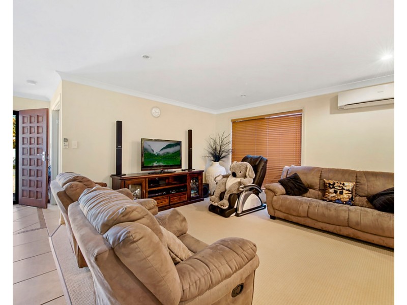 23 Ken Crescent, Helensvale QLD 4212