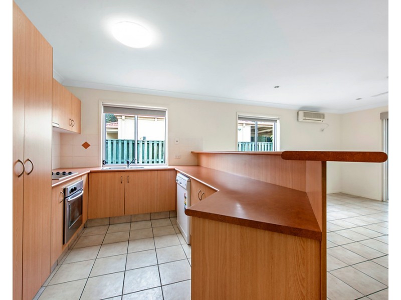 32 Madasin Close, Arundel QLD 4214