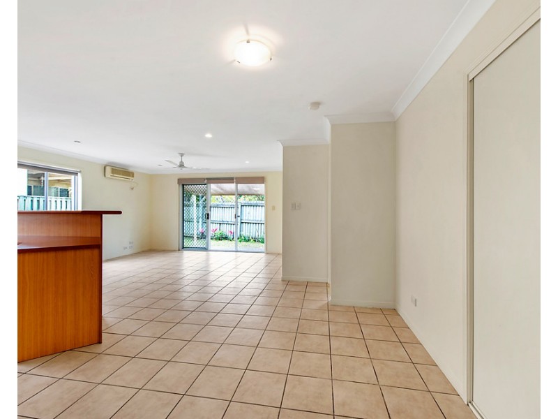 32 Madasin Close, Arundel QLD 4214