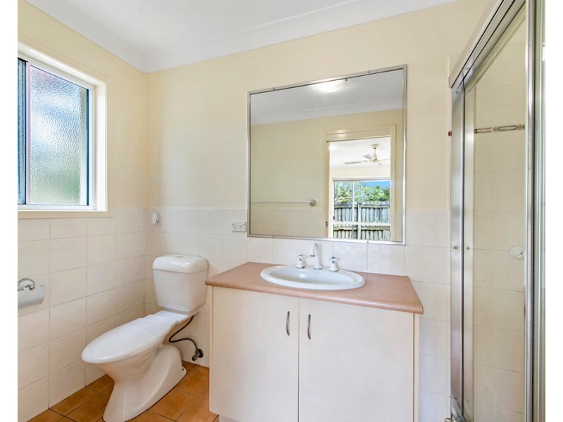 32 Madasin Close, Arundel QLD 4214