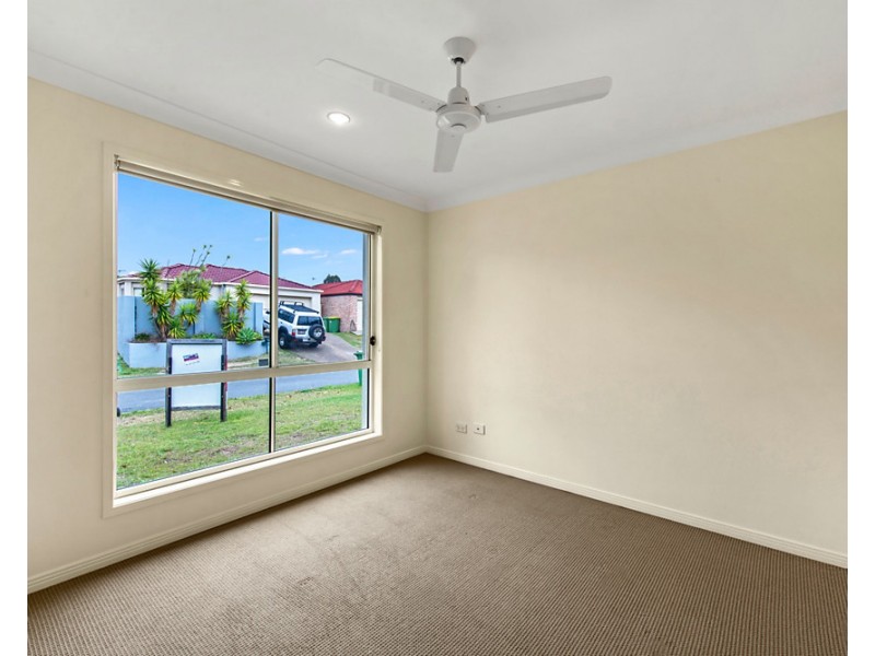 32 Madasin Close, Arundel QLD 4214
