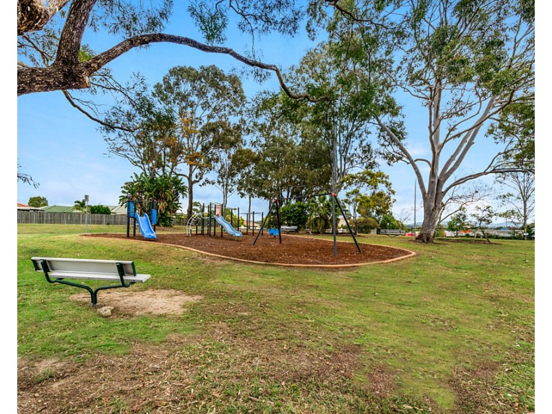 32 Madasin Close, Arundel QLD 4214