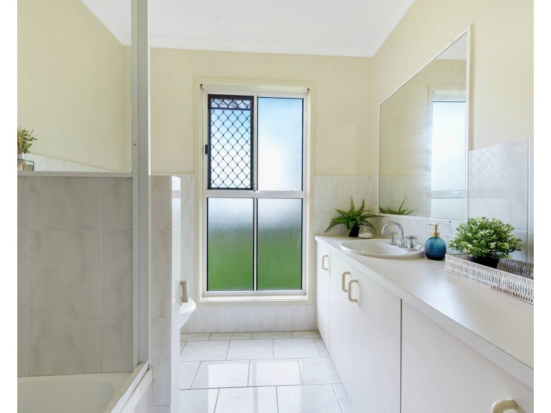 12/105 Ridgeway Avenue, Southport QLD 4215