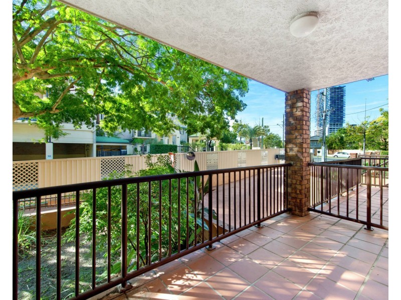 2/146 High Street, Southport QLD 4215