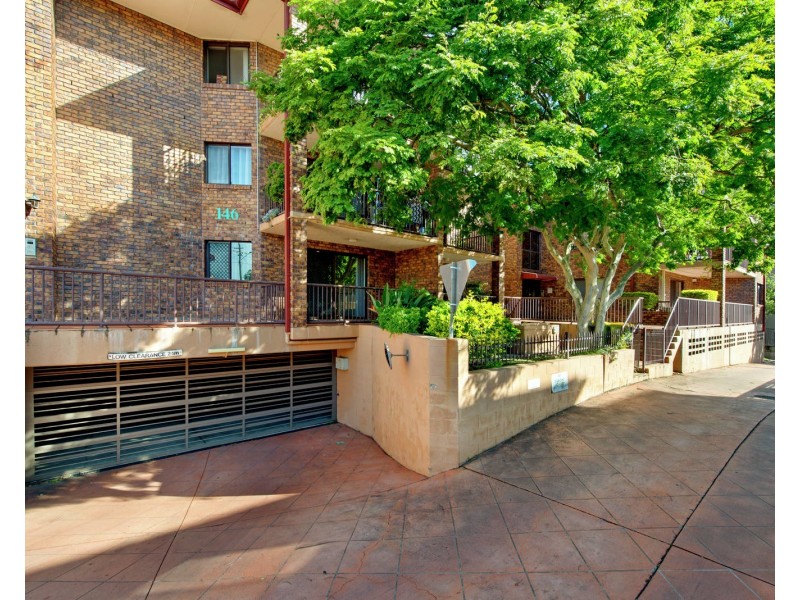 2/146 High Street, Southport QLD 4215