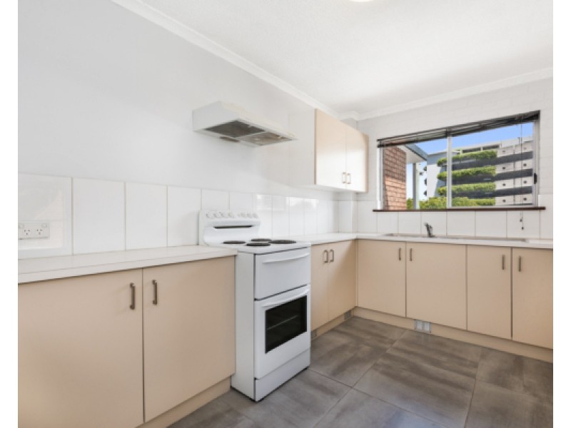 7/100 Memorial Avenue, Maroochydore QLD 4558