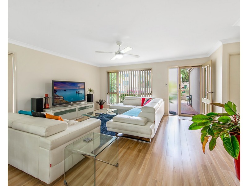 27 Clear River Boulevard, Ashmore QLD 4214