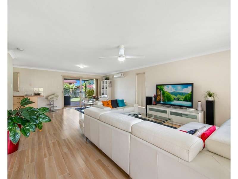 27 Clear River Boulevard, Ashmore QLD 4214