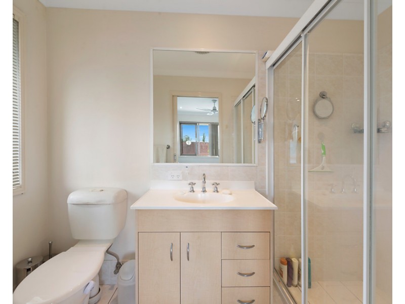 27 Clear River Boulevard, Ashmore QLD 4214
