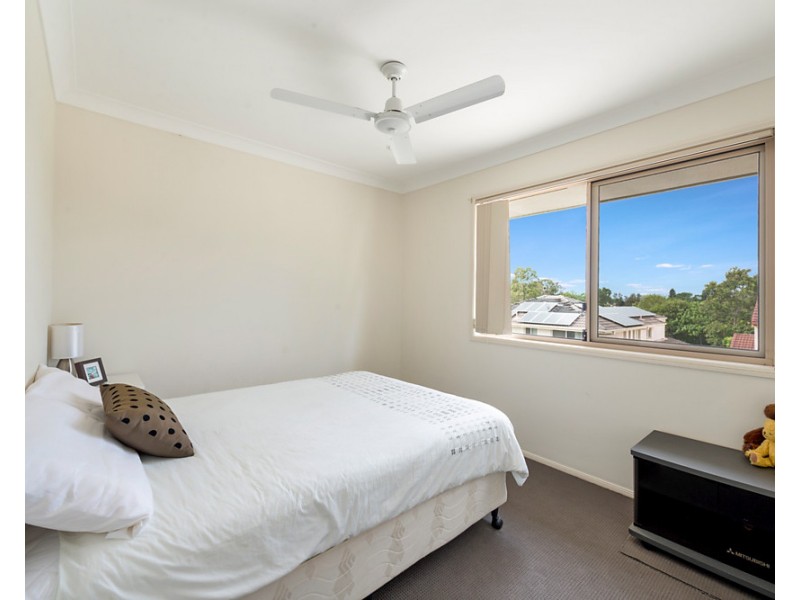 27 Clear River Boulevard, Ashmore QLD 4214