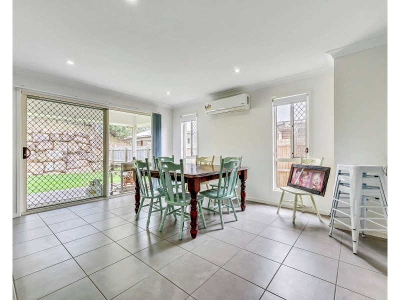 8 Crest Street, Narangba QLD 4504