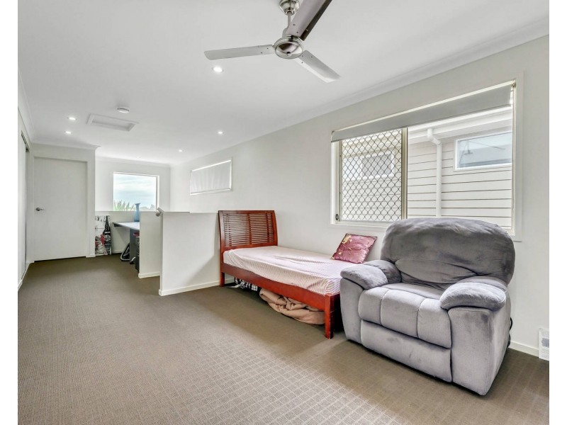 8 Crest Street, Narangba QLD 4504