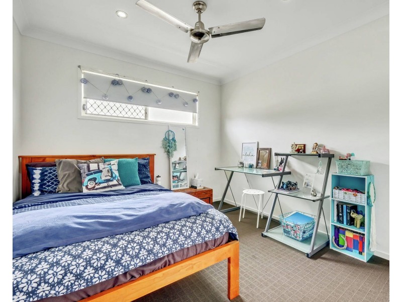 8 Crest Street, Narangba QLD 4504