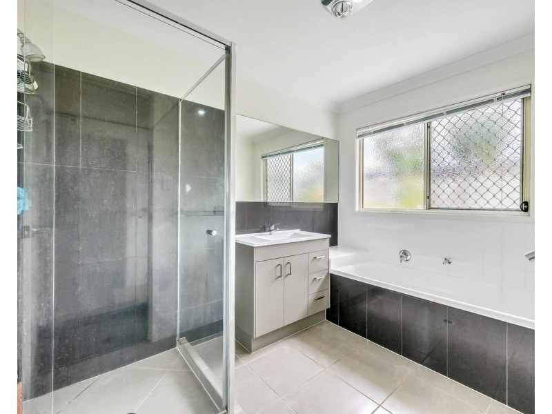 8 Crest Street, Narangba QLD 4504