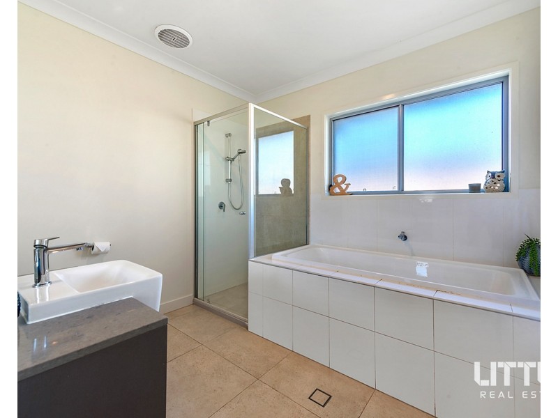 30 Ellabay Crescent, Redland Bay QLD 4165
