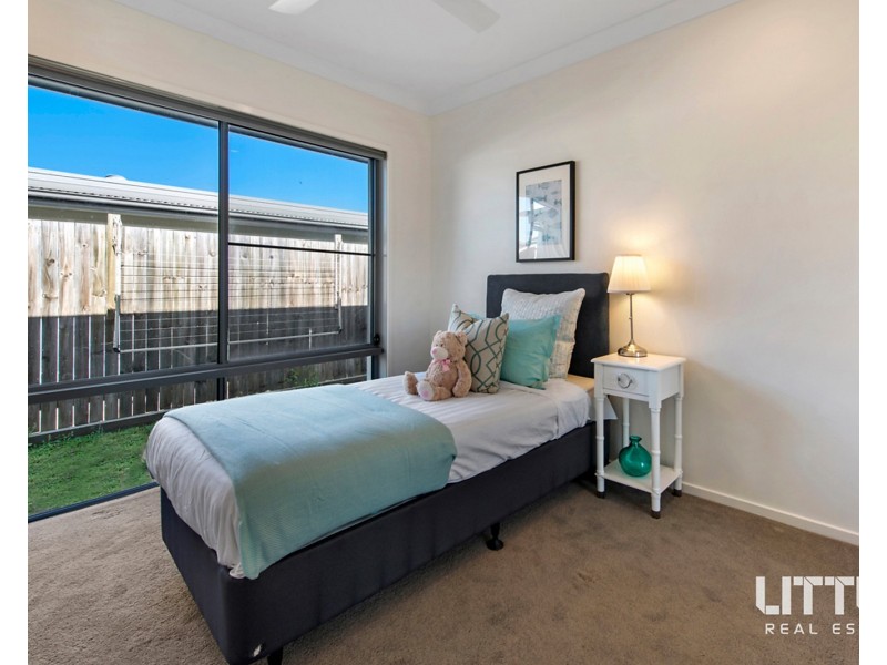 30 Ellabay Crescent, Redland Bay QLD 4165